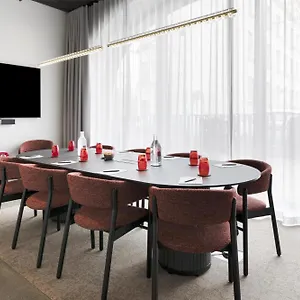 ホテル Radisson Red ****